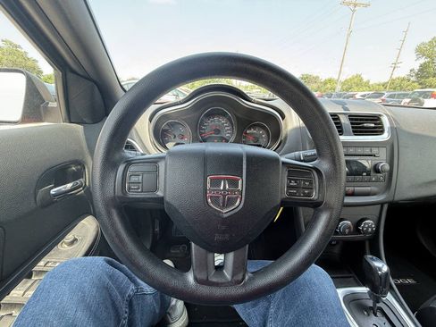 Used 2014 Dodge Avenger SE w/ Rallye Appearance Group FWD image 13