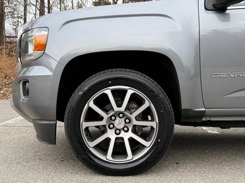 Used 2020 GMC Canyon Denali image 8