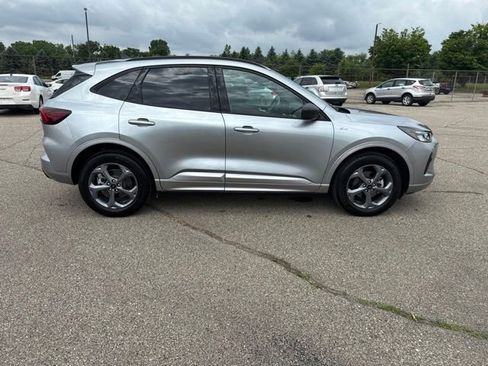 Used 2023 Ford Escape ST-Line w/ Tech Pack #1 AWD/4WD image 10