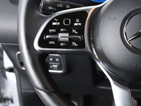 Used 2022 Mercedes-Benz GLA 250 w/ Premium Package Lite image 11