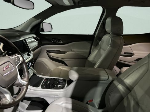 Used 2023 GMC Acadia SLT image 30