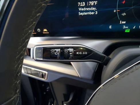 New 2026 Cadillac Vistiq Premium Luxury AWD/4WD image 37