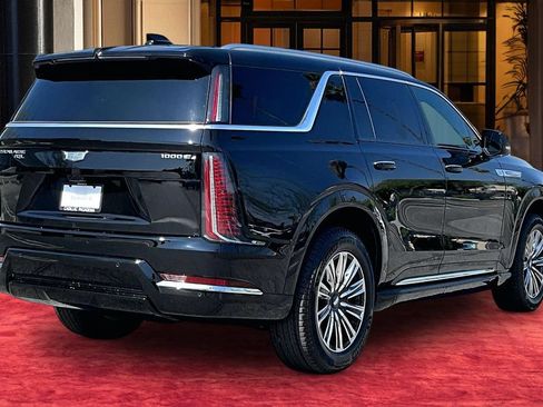 New 2026 Cadillac Escalade IQL Luxury w/ LPO, Floor Liner Package AWD/4WD image 6