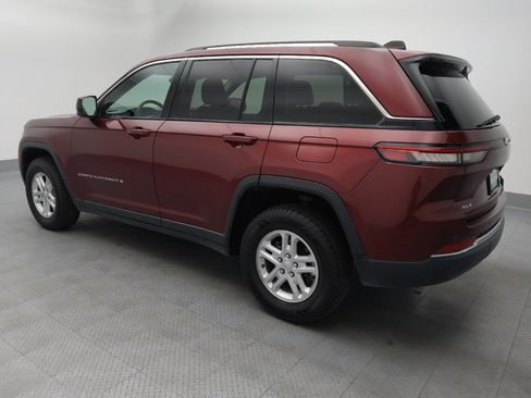 Used 2023 Jeep Grand Cherokee Laredo AWD/4WD image 3