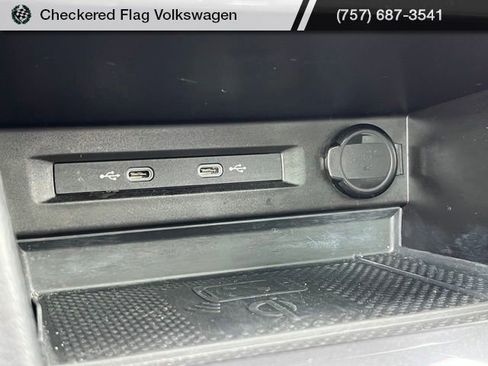 Used 2023 Volkswagen Tiguan SE FWD image 39