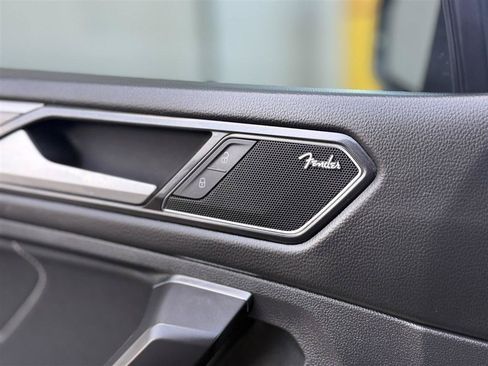 Used 2022 Volkswagen Tiguan SEL R-Line AWD/4WD image 19