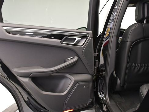 Used 2025 Porsche Macan Turbo image 40