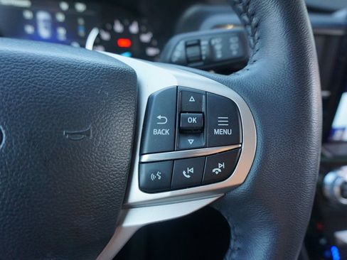 Used 2023 Ford Explorer Limited w/ Limited Technology Package RWD image 9