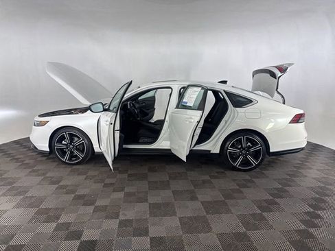 Used 2025 Honda Accord Sport image 12