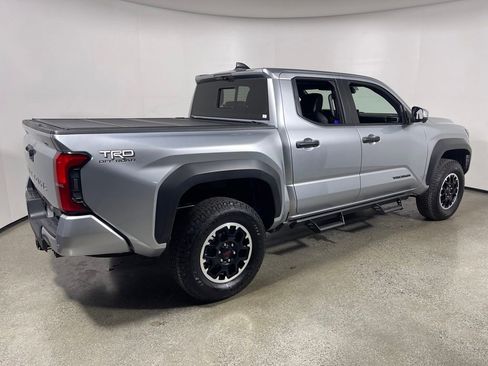 Certified 2025 Toyota Tacoma TRD Off-Road image 3