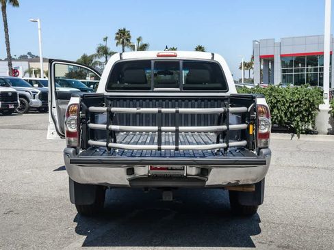 Used 2015 Toyota Tacoma PreRunner w/ SR5 Package RWD image 26