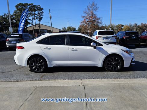 Used 2023 Toyota Corolla SE image 6