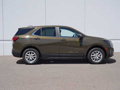 Certified 2024 Chevrolet Equinox LT AWD/4WD image 2