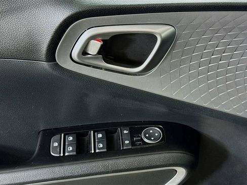 Used 2025 Kia Soul LX w/ LX Technology Package image 21