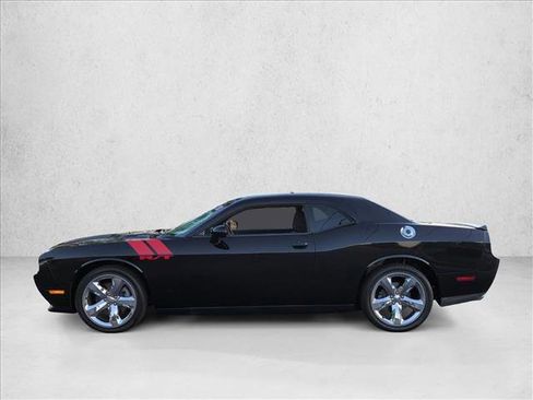 Used 2013 Dodge Challenger R/T RWD image 9