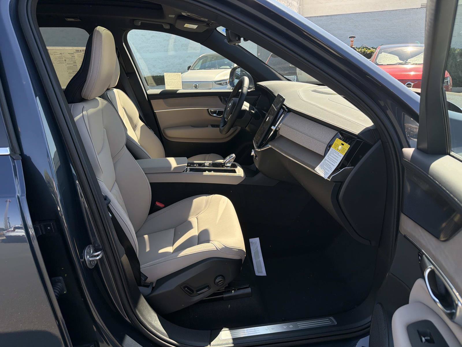 New 2027 Volvo XC90 B6 Plus AWD/4WD image 21