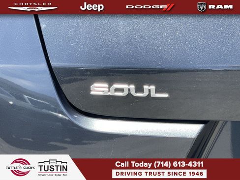 Used 2025 Kia Soul LX w/ LX Technology Package FWD image 8