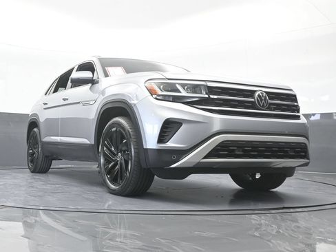 Used 2022 Volkswagen Atlas Cross Sport SE FWD image 65