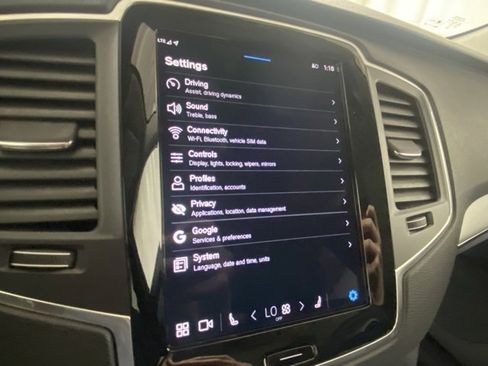 Certified 2025 Volvo XC90 B5 Core image 23