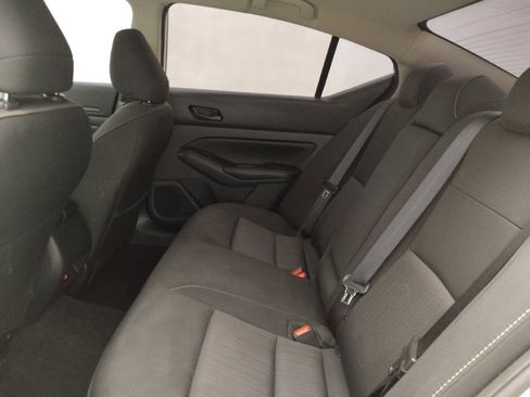 Used 2024 Nissan Altima 2.5 SV FWD image 18