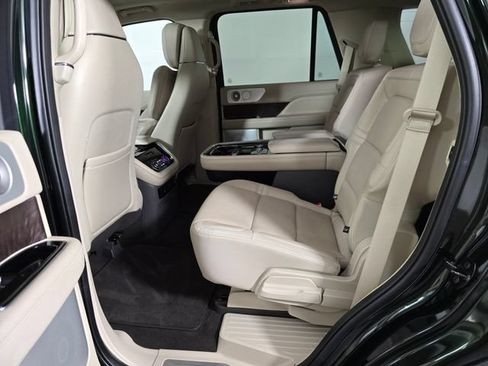Used 2021 Lincoln Navigator Reserve w/ Luxury Package AWD/4WD image 18