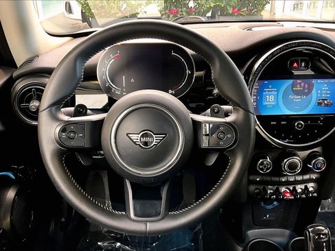 Used 2022 MINI Cooper S image 5