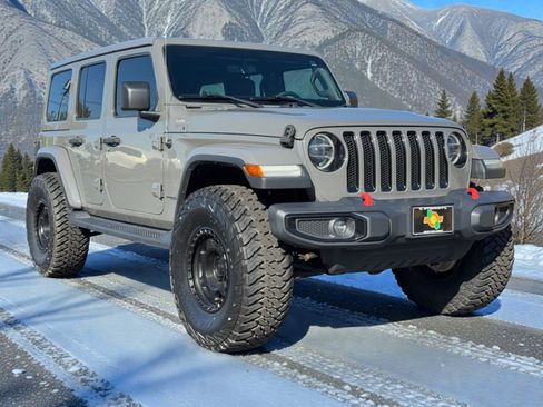 Used 2020 Jeep Wrangler Unlimited Sahara image 2