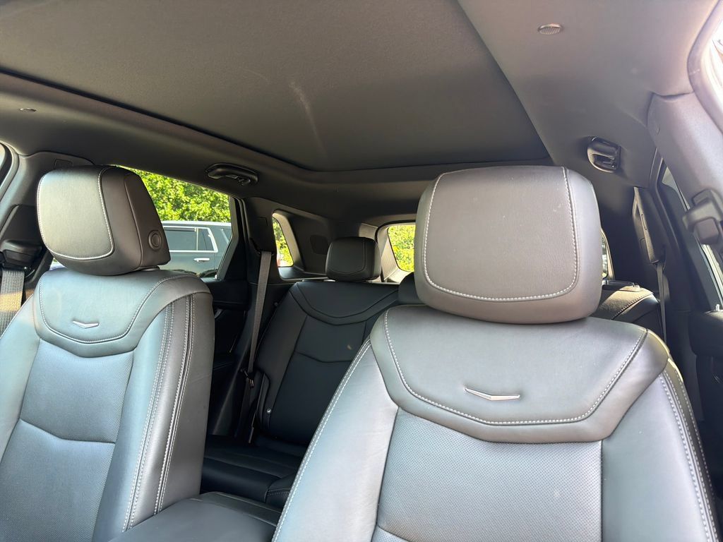 Certified 2025 Cadillac XT5 Premium Luxury w/ Technology Package AWD/4WD image 2