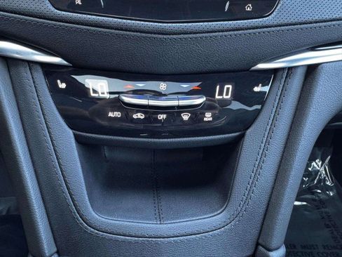 Used 2024 Cadillac XT6 Luxury w/ LPO, Floor Liner Package image 36