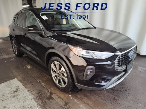 Used 2025 Ford Escape Platinum image 4