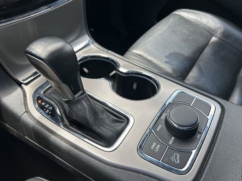 Used 2022 Jeep Grand Cherokee Limited image 30