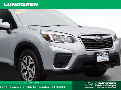 Used 2020 Subaru Forester Premium image 11