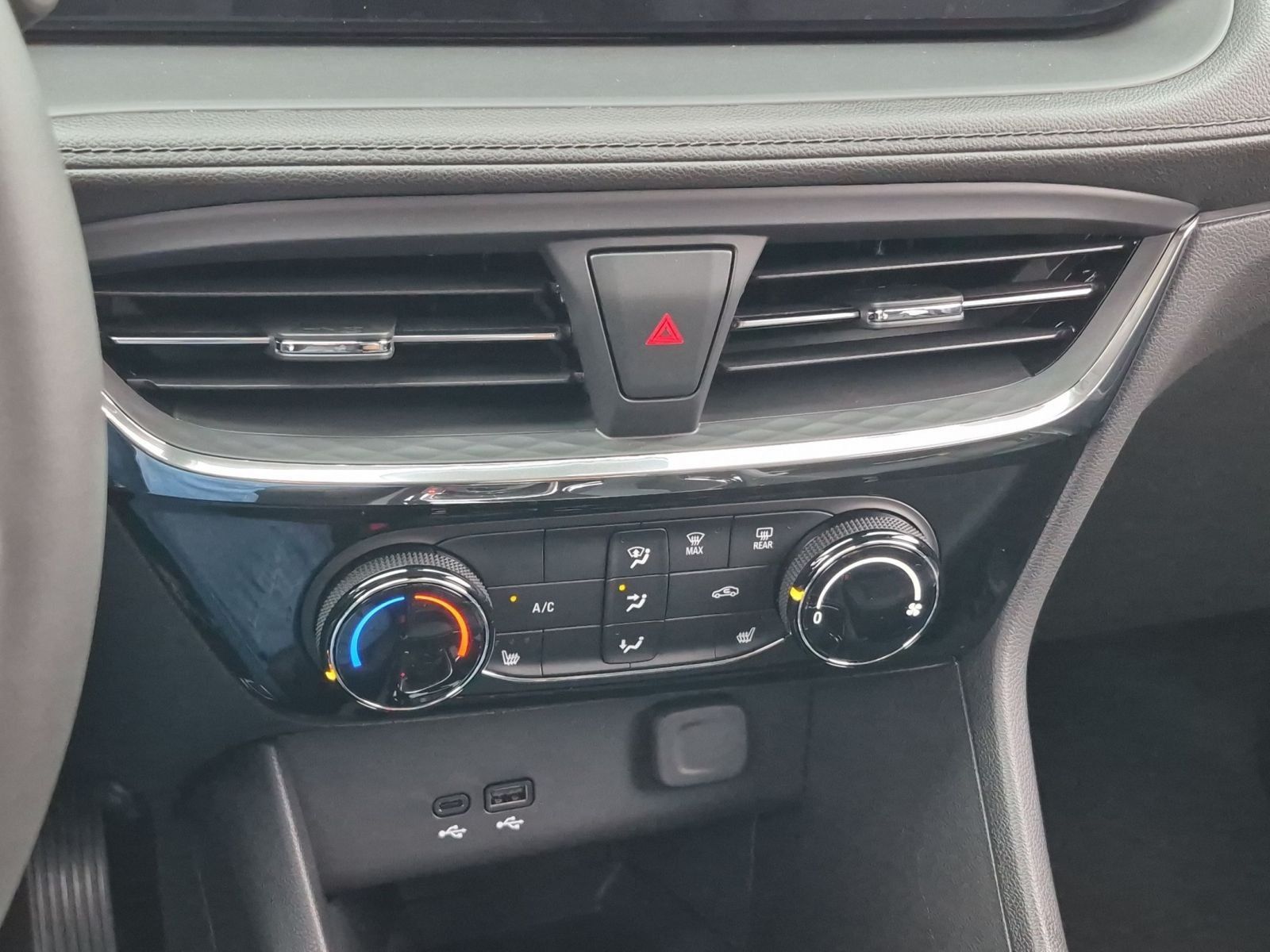 New 2026 Buick Encore GX Sport Touring w/ Comfort Package FWD image 12
