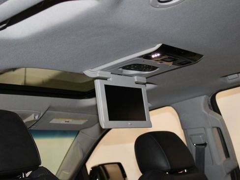 Used 2019 Cadillac Escalade ESV Premium Luxury image 10