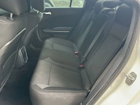 Used 2016 Dodge Charger SXT RWD image 17