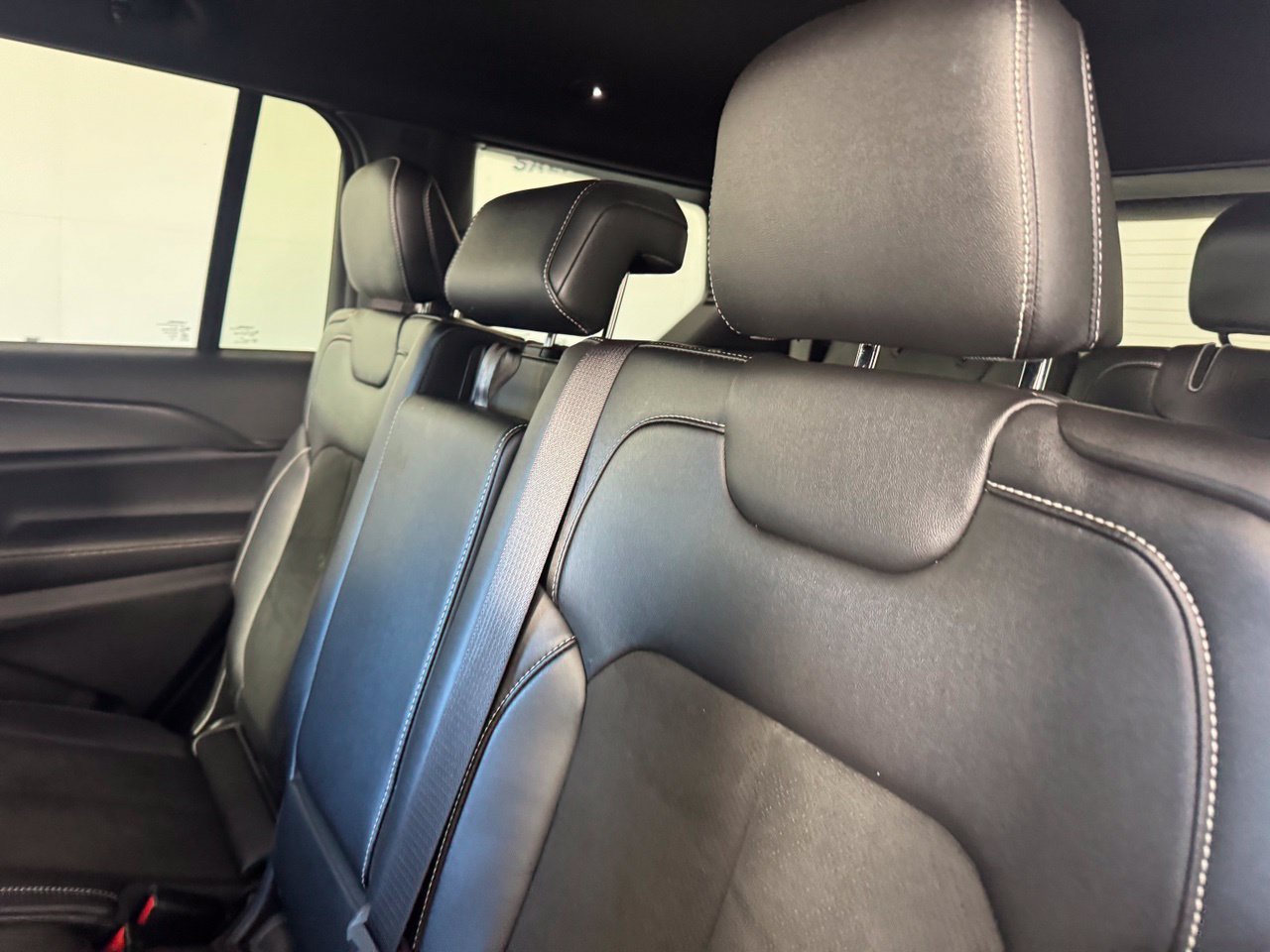 Used 2023 Jeep Grand Cherokee L Laredo AWD/4WD image 10