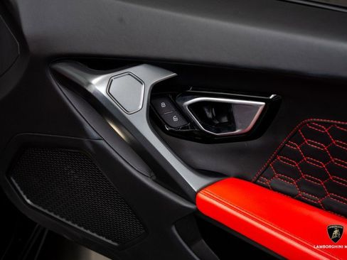 Used 2019 Lamborghini Huracan LP 580-2 image 37