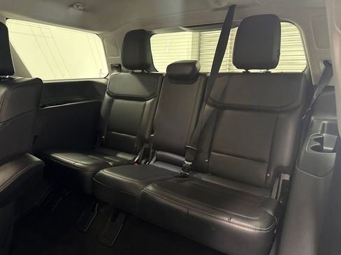 Used 2025 Ford Expedition Platinum AWD/4WD image 13