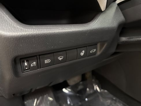 Used 2022 Toyota RAV4 XLE w/ Convenience Package image 30