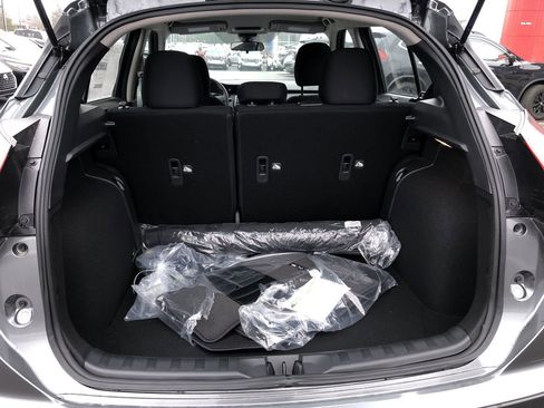 New 2025 Nissan Kicks Play S image 17