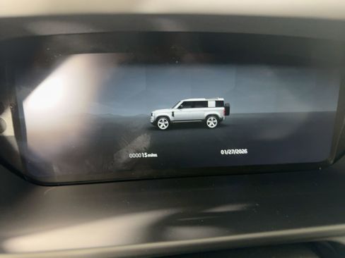 New 2026 Land Rover Defender 110 X-Dynamic SE image 18