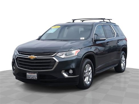 Used 2021 Chevrolet Traverse LT image 1