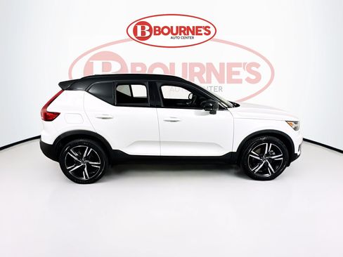 Used 2022 Volvo XC40 T5 R-Design AWD/4WD image 12
