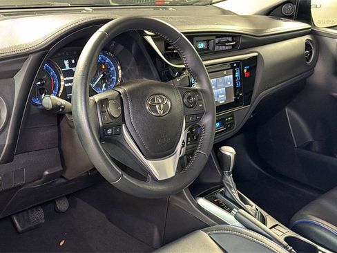 Used 2019 Toyota Corolla XSE image 17