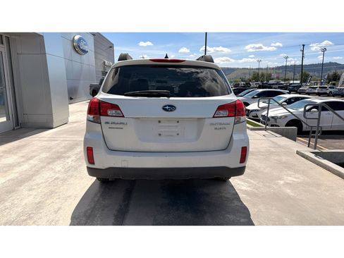 Used 2014 Subaru Outback 3.6R Limited AWD/4WD image 4