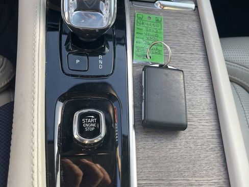 Used 2023 Volvo XC90 B6 Ultimate w/ Protection Package Premier AWD/4WD image 14