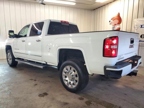 Used 2017 GMC Sierra 2500 Denali w/ Duramax Plus Package image 4