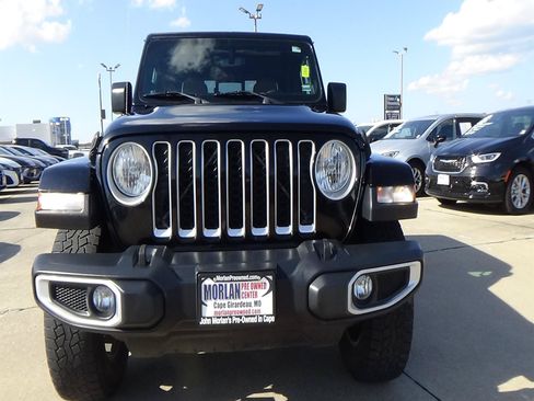Used 2021 Jeep Gladiator Overland w/ Popular Equipment Package AWD/4WD image 3