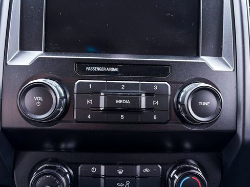 Used 2019 Ford F150 XL w/ Equipment Group 101A Mid AWD/4WD image 19