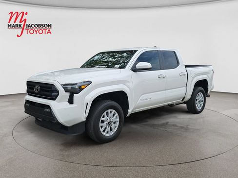 Used 2024 Toyota Tacoma SR5 AWD/4WD image 1